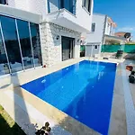 F Celik Villalari * Çeşme