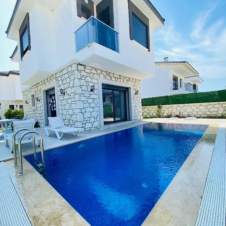 Vila F Celik Villalari Çeşme