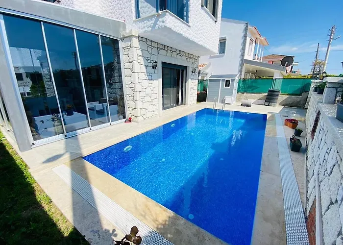 F Celik Villalari * Çeşme