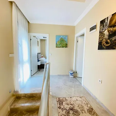 F Celik Villalari Çeşme