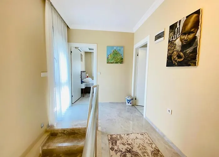 F Celik Villalari Çeşme